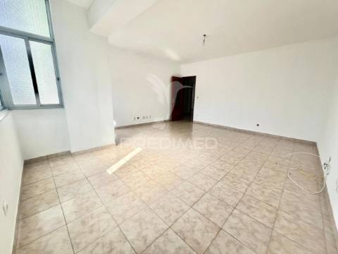 Apartamento t2- 1º andar | cotovia - quintinha, sesimbra