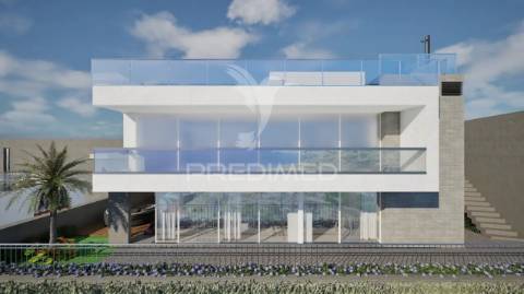 Moradia t3 em fase de construção com vista mar , santa cruz - ilha da madeira