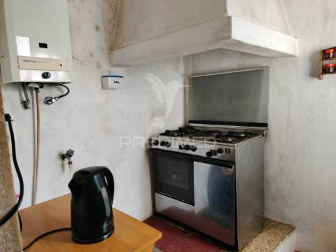 Moradia t3 com cave, quintal e excelente potencial em minde