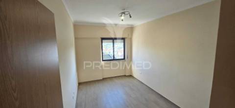 Apartamento t2 para arrendamento – arrentela