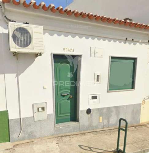 Moradia rc com quintal