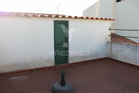 Moradia rc com quintal