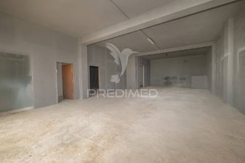 Armazém para venda – lago, amares (241 m²)