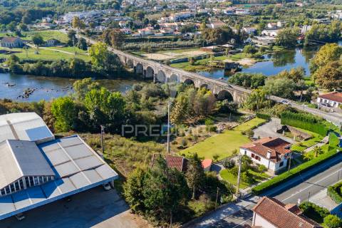 Armazém para venda – lago, amares (241 m²)