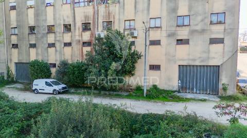 Armazéns para venda – lago, amares (369 m²)