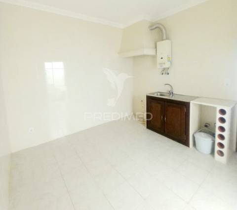 Moradia t1 em redondo