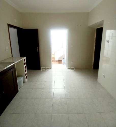 Moradia t1 em redondo