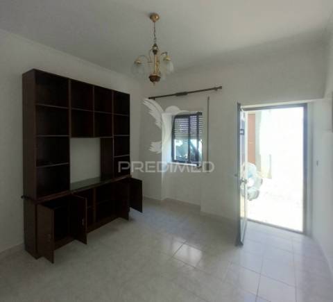 Moradia t1 em redondo