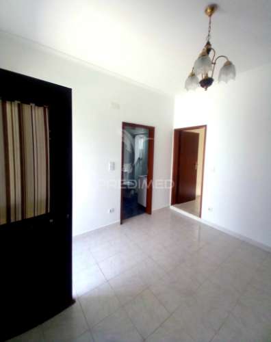 Moradia t1 em redondo