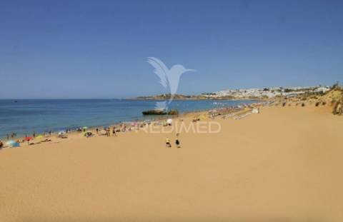 Apartamento t0 com terraço e vista piscina – luna club oceano, albufeira