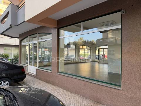 Loja para arrendamento
