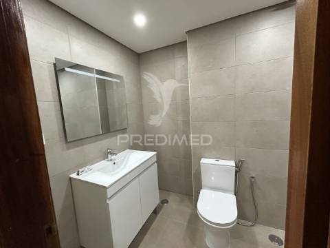 Apartamento t2 na arrentela (rés-do-chão)