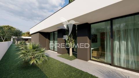 Lote de terreno 670m2 (junto escola primaria de barco)