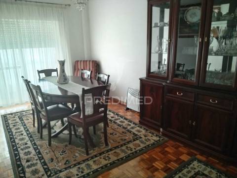 Apartamento t3 com garagem em agualva, cacem