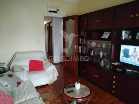 Apartamento t3 com garagem em agualva, cacem