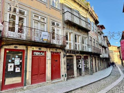 Prédio no centro da cidade guimarães