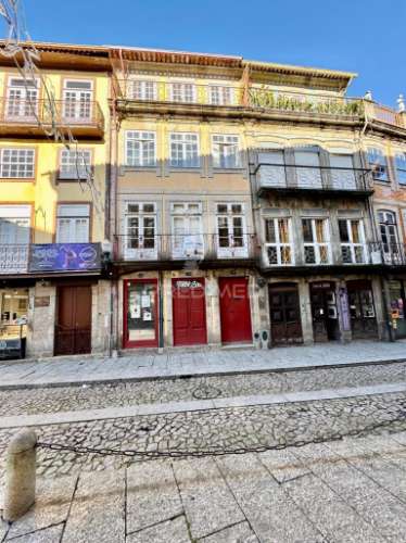 Prédio no centro da cidade guimarães