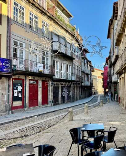 Prédio no centro da cidade guimarães