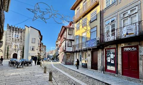 Prédio no centro da cidade guimarães