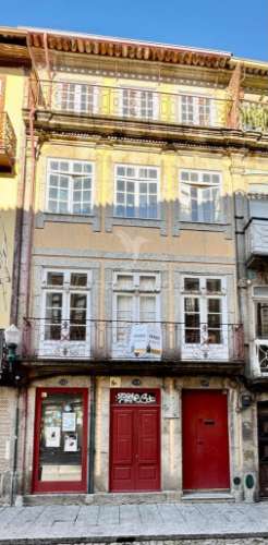 Prédio no centro da cidade guimarães