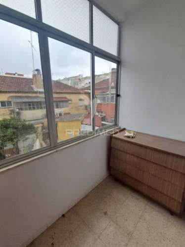? t2 com varanda, marquise e terraço comum – cacém