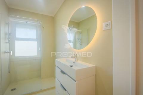 T3 remodelado com 117 m² | piso alto com elevador | entrecampos