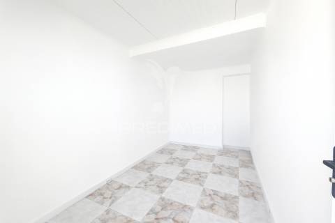 T3 remodelado com 117 m² | piso alto com elevador | entrecampos