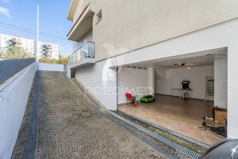 Moradia t3 única em fânzeres