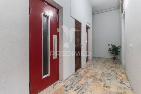Apartamento t2 remodelado nas paivas