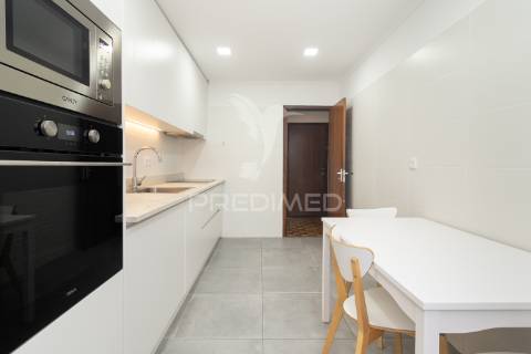 Apartamento t2 remodelado nas paivas