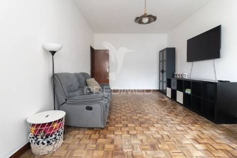 Apartamento t2 remodelado nas paivas