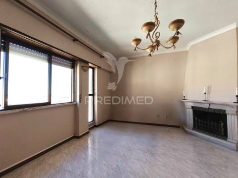 Apartamento t2 | amadora | mina de água
