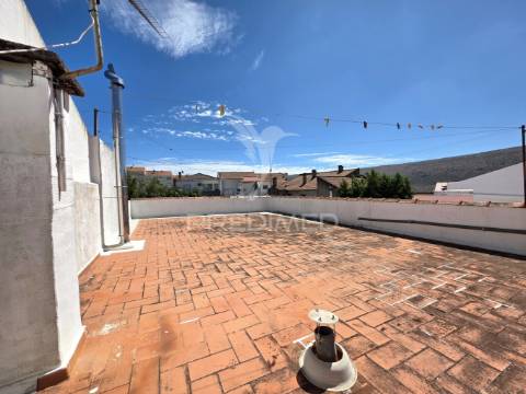 Moradia t2, mira de aire, porto de mós