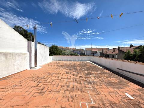 Moradia t2, mira de aire, porto de mós