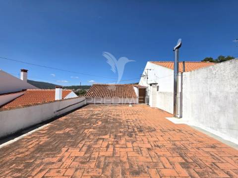 Moradia t2, mira de aire, porto de mós