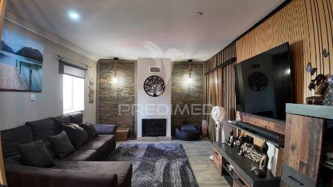 Moradia t3 com quintal e piscina em entradas