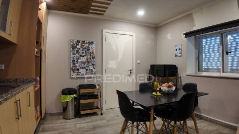 Moradia t3 com quintal e piscina em entradas