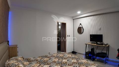 Moradia t3 com quintal e piscina em entradas