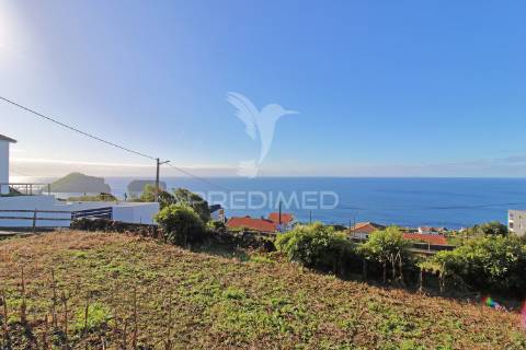 Terreno para construção – feteira, lugar da serretinha (1452 m²)