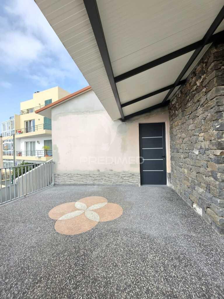 Moradia  térrea t2 no caniço