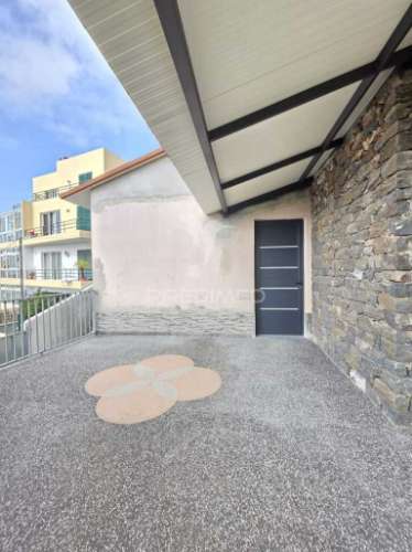 Moradia  térrea t2 no caniço