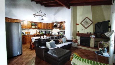 Moradia t3 com quintal amplo e garagem em beringel