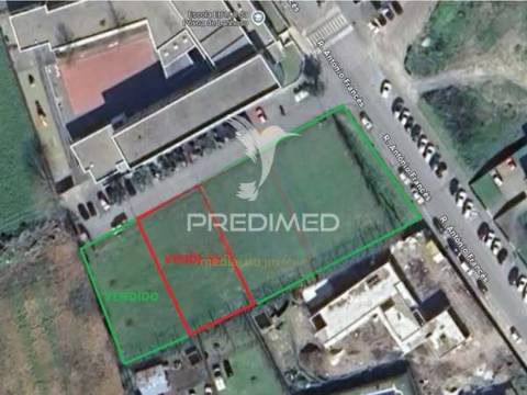 ? lote no coração da póvoa de lanhoso!