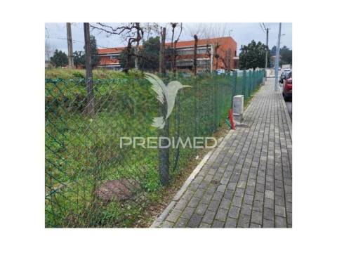 ? lote no coração da póvoa de lanhoso!