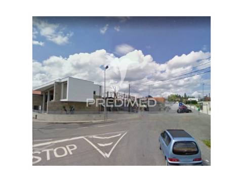 ? lote no coração da póvoa de lanhoso!