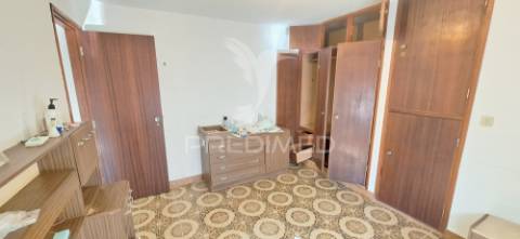 Casa senhorial com história e potencial — para reabilitar!