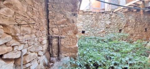 Casa senhorial com história e potencial — para reabilitar!