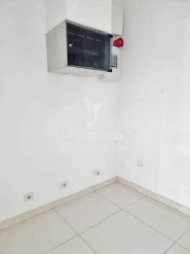 Arrendamento loja comercial - salgueiral