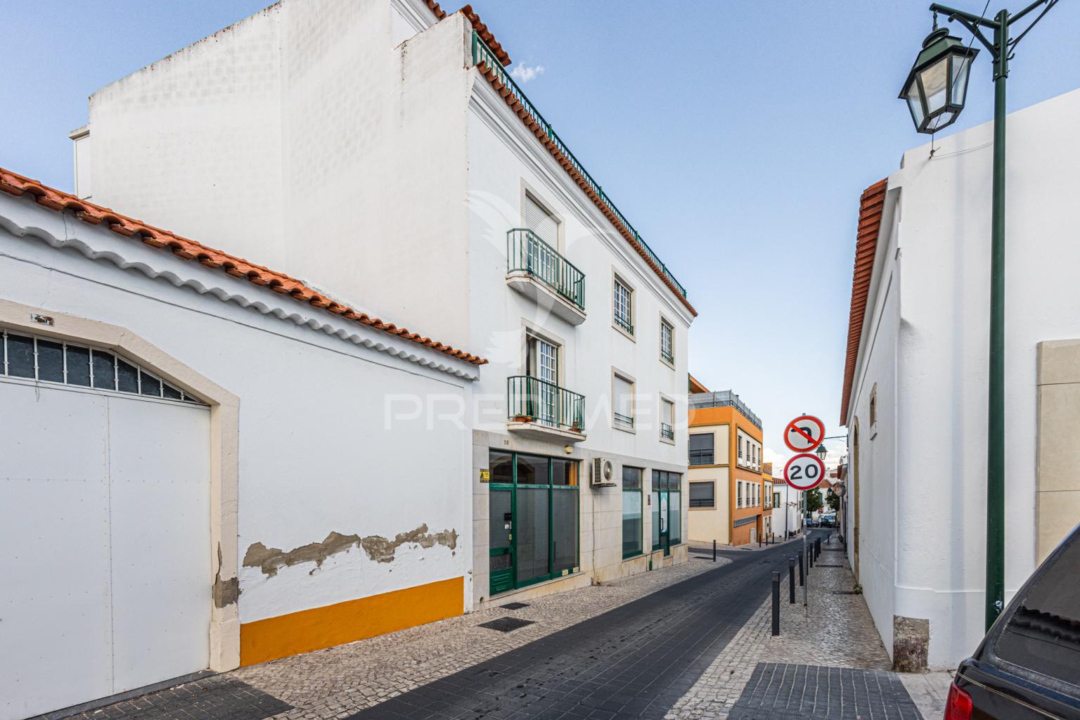 Apartamento de 3 assoalhadas e terraço em excelente localização!