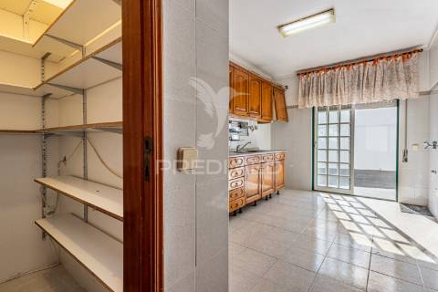 Apartamento de 3 assoalhadas e terraço em excelente localização!